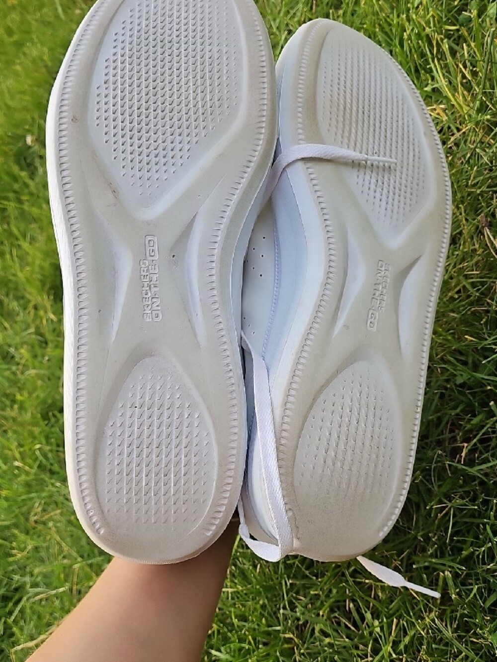 Skechers On The Go Men's Quick Fit White & Navy Low-Top Leather Sneakers - Picture 11 of 13